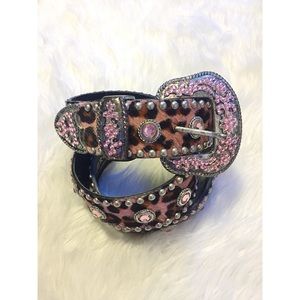 Brand new Leatherrock pink leopard print belt 🐆